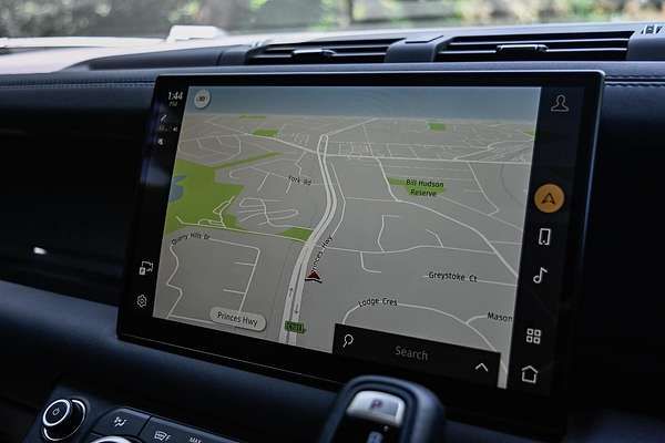 2024 Land Rover Defender 130 D300 X-Dynamic SE L663