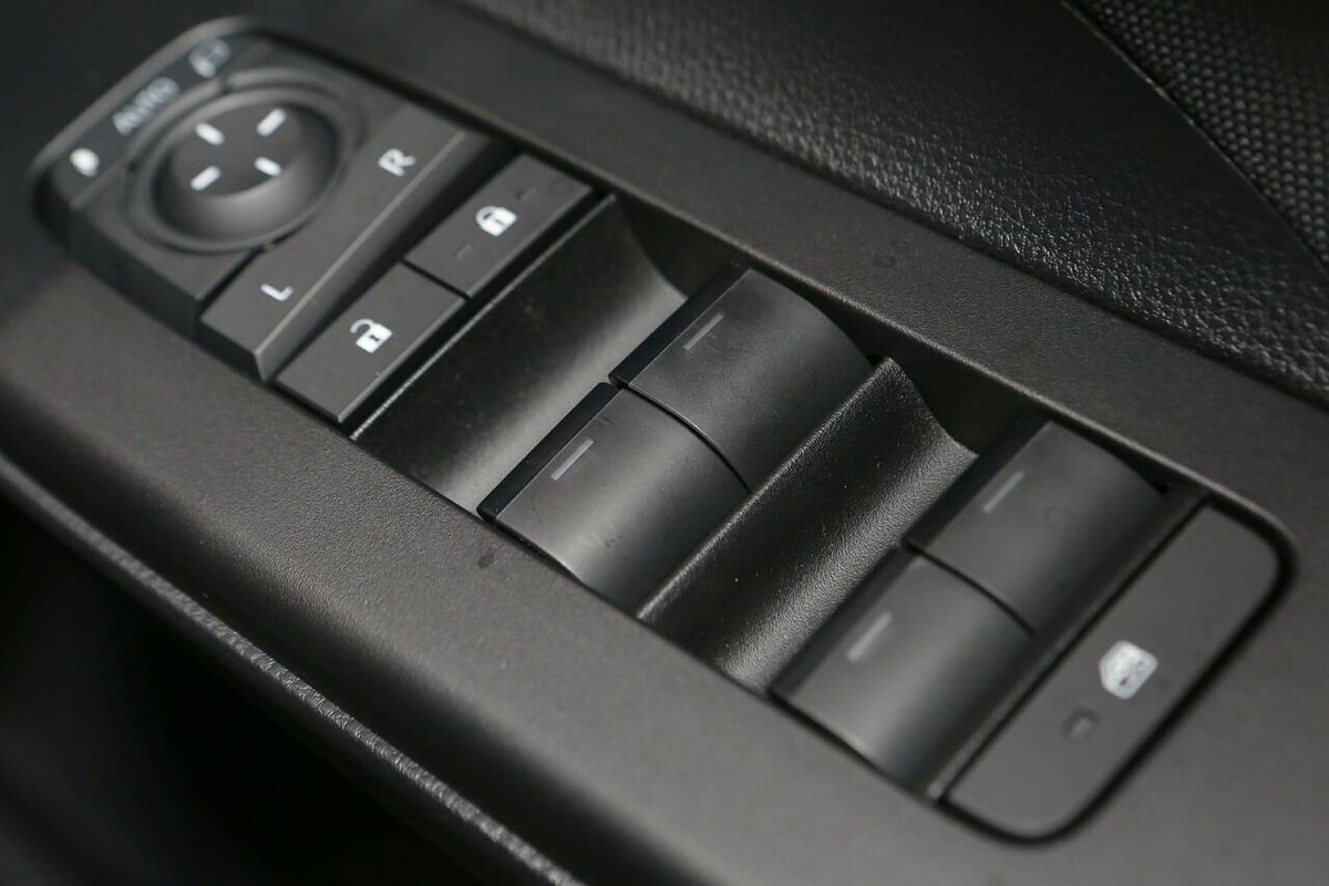 2025 Toyota C-HR GXL ZYX20R