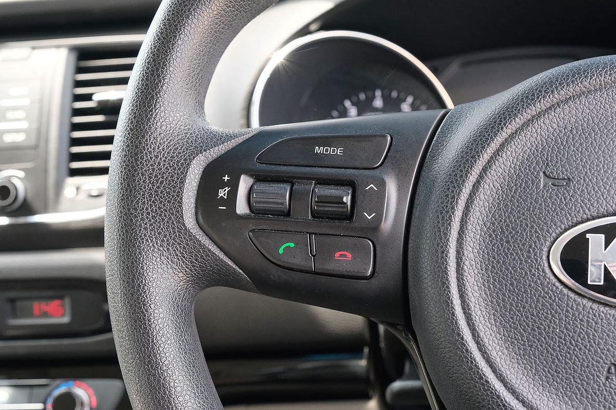 2017 Kia Carnival S YP