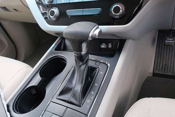 2017 Kia Carnival S YP