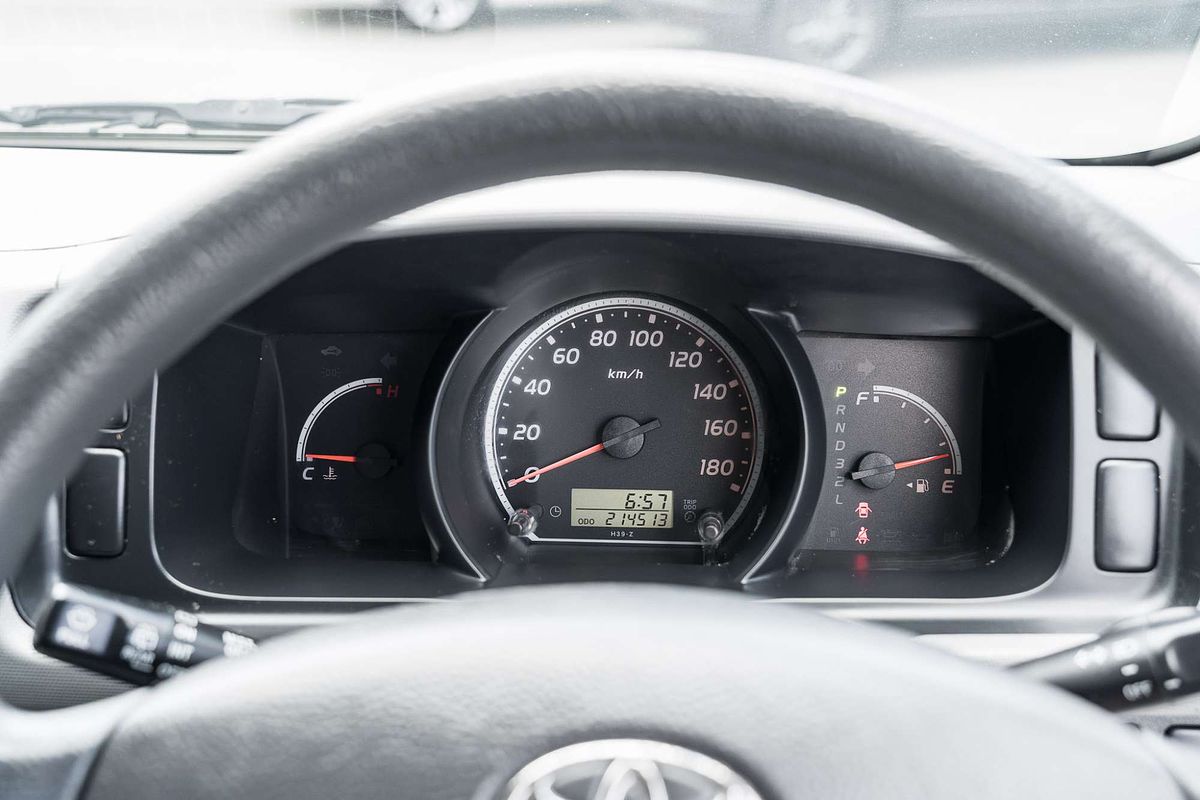 2013 Toyota Hiace Commuter KDH223R ELWB High Roof