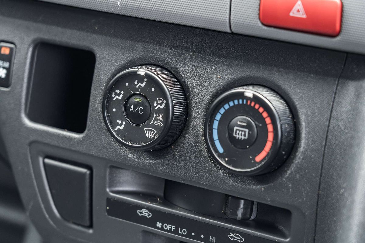 2013 Toyota Hiace Commuter KDH223R ELWB High Roof