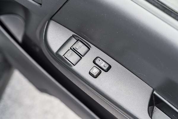 2013 Toyota Hiace Commuter KDH223R ELWB High Roof