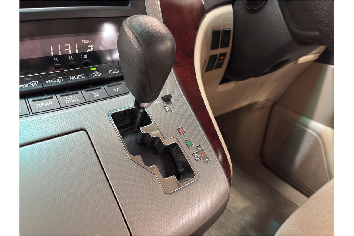 2011 Toyota Alphard Welcab