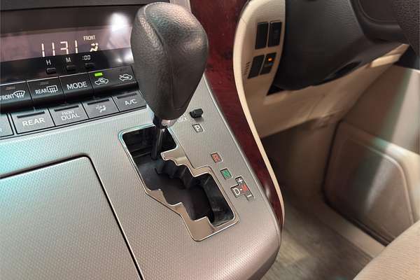 2011 Toyota Alphard Welcab