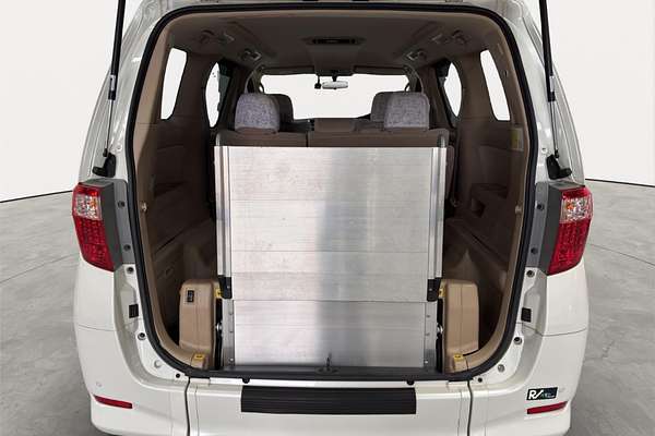 2011 Toyota Alphard Welcab