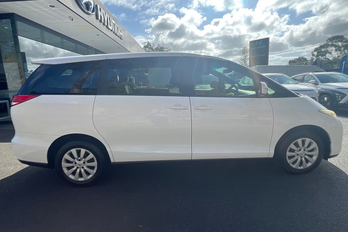 2017 Toyota Tarago GLi ACR50R