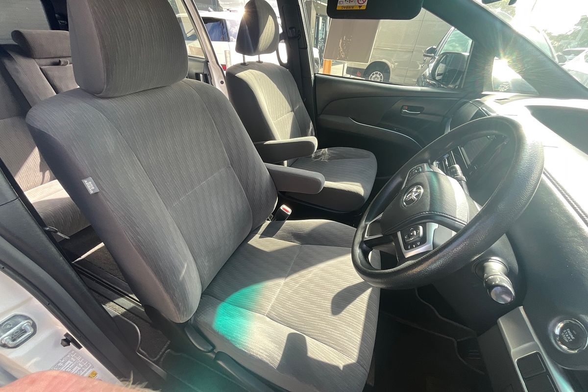 2017 Toyota Tarago GLi ACR50R