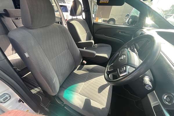 2017 Toyota Tarago GLi ACR50R