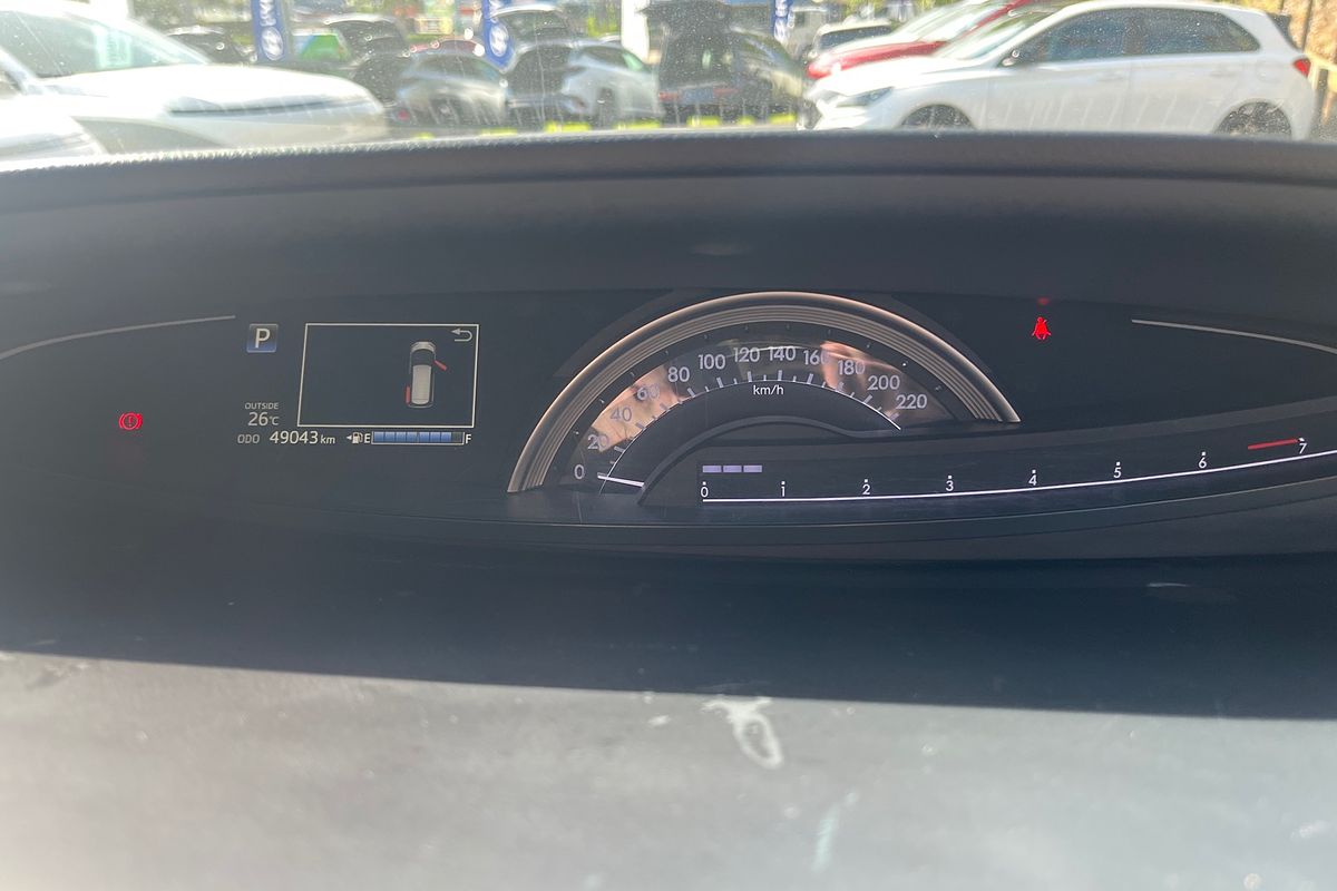 2017 Toyota Tarago GLi ACR50R