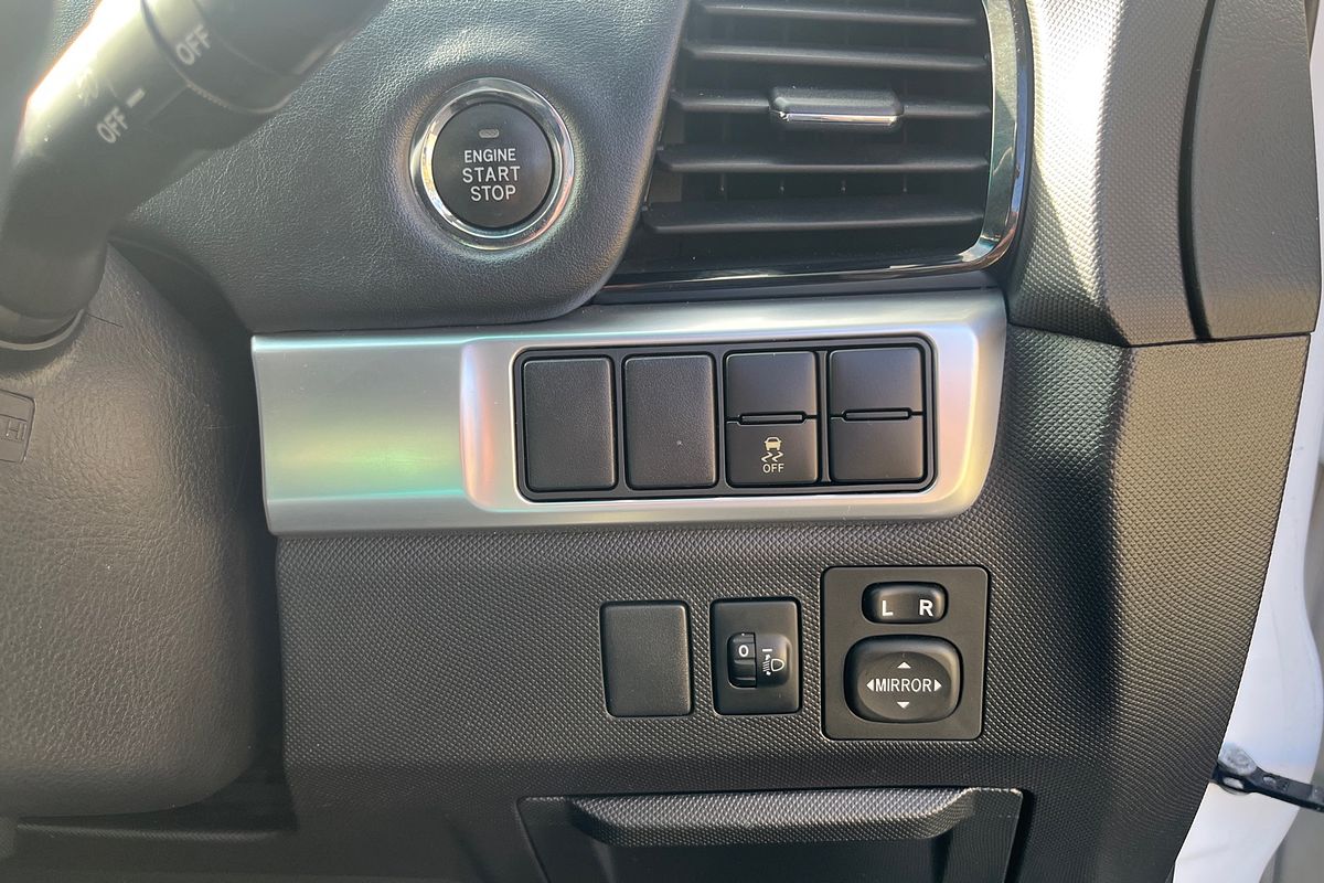 2017 Toyota Tarago GLi ACR50R