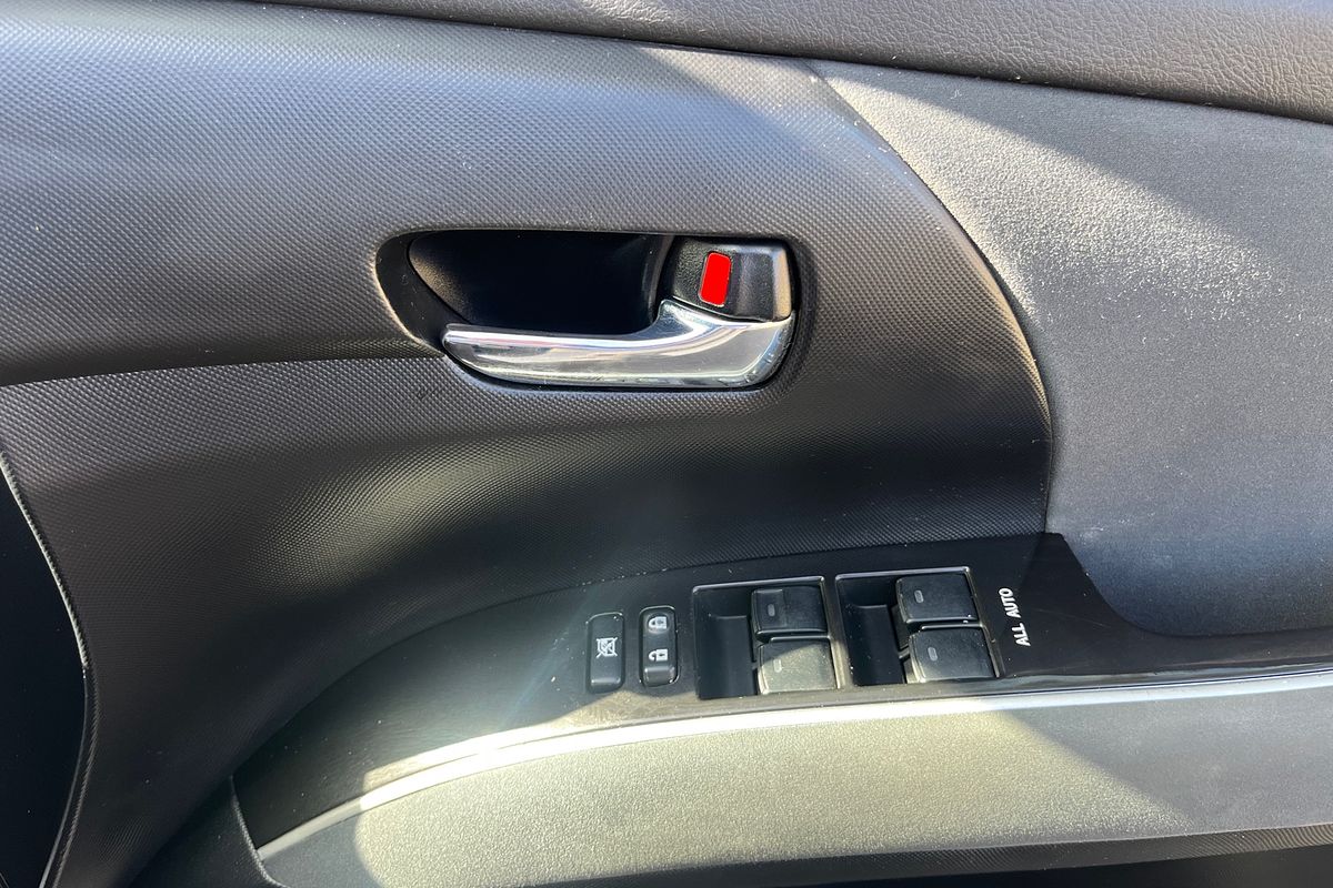 2017 Toyota Tarago GLi ACR50R