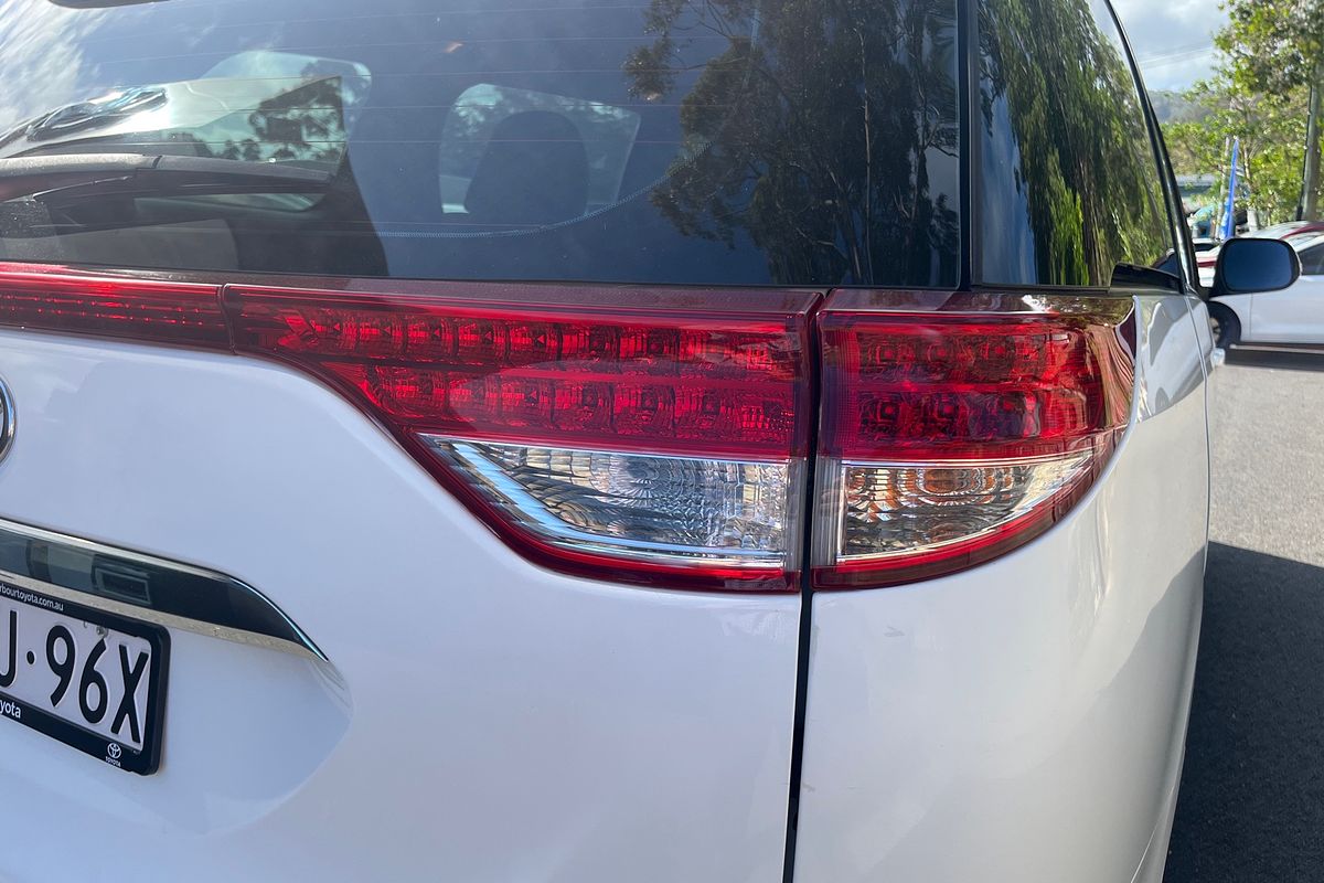 2017 Toyota Tarago GLi ACR50R