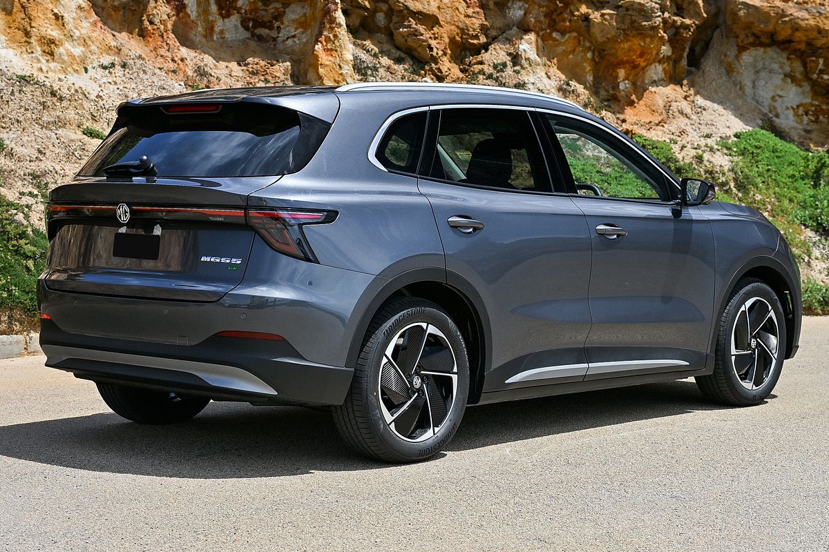 2025 MG MGS5 EV Essence 62 ZS3EM