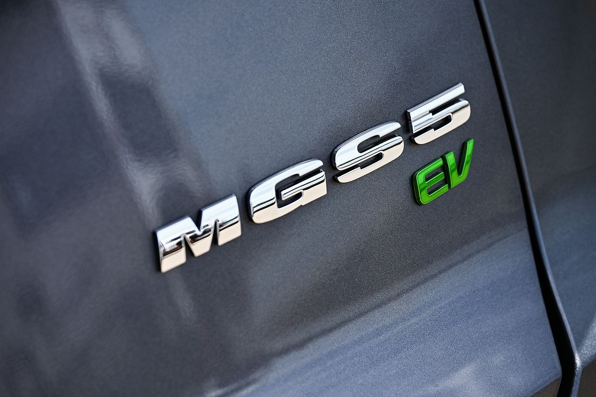 2025 MG MGS5 EV Essence 62 ZS3EM