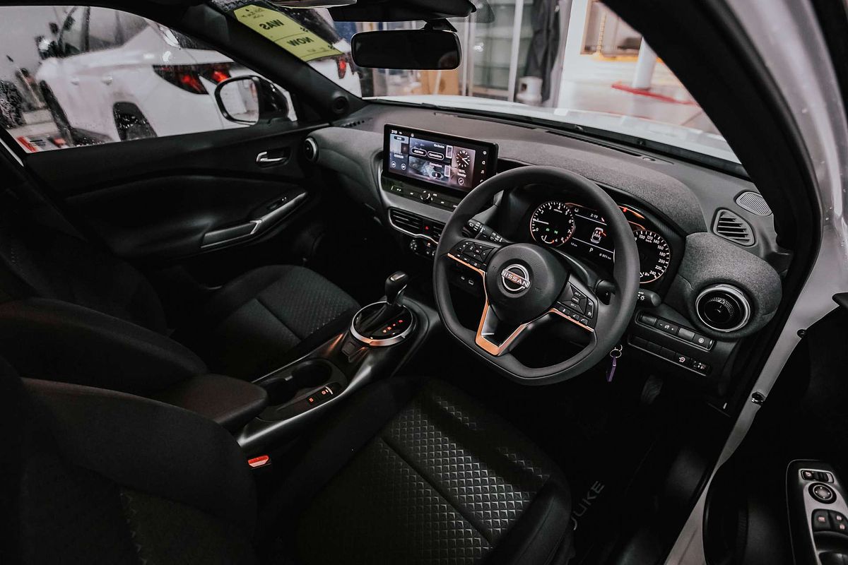 2025 Nissan JUKE ST F16