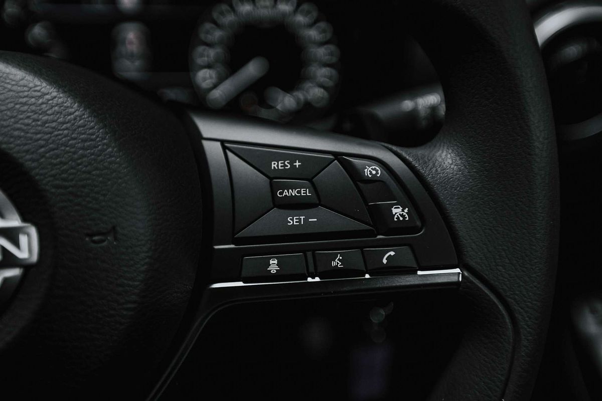 2025 Nissan JUKE ST F16