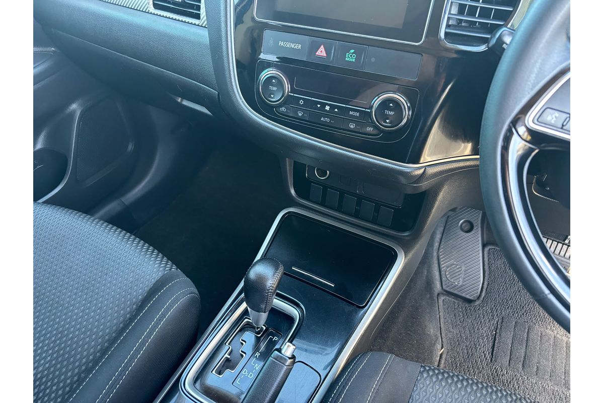 2016 Mitsubishi Outlander LS ZK