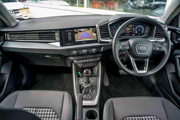 2025 Audi A1 35 TFSI S line edition GB