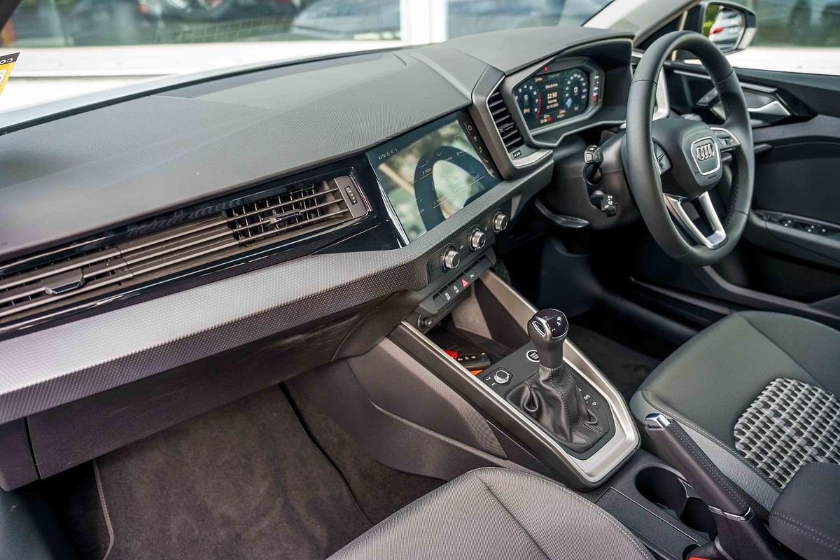 2025 Audi A1 35 TFSI S line edition GB