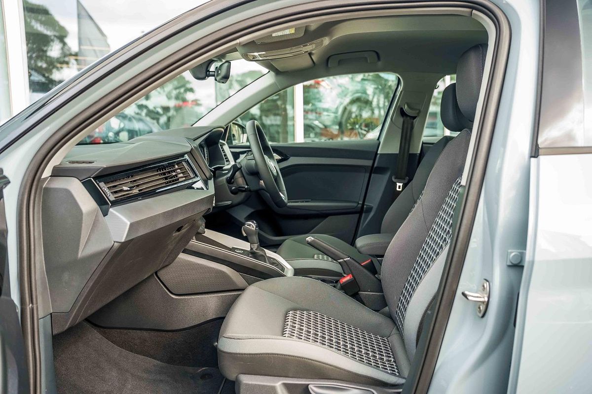 2025 Audi A1 35 TFSI S line edition GB