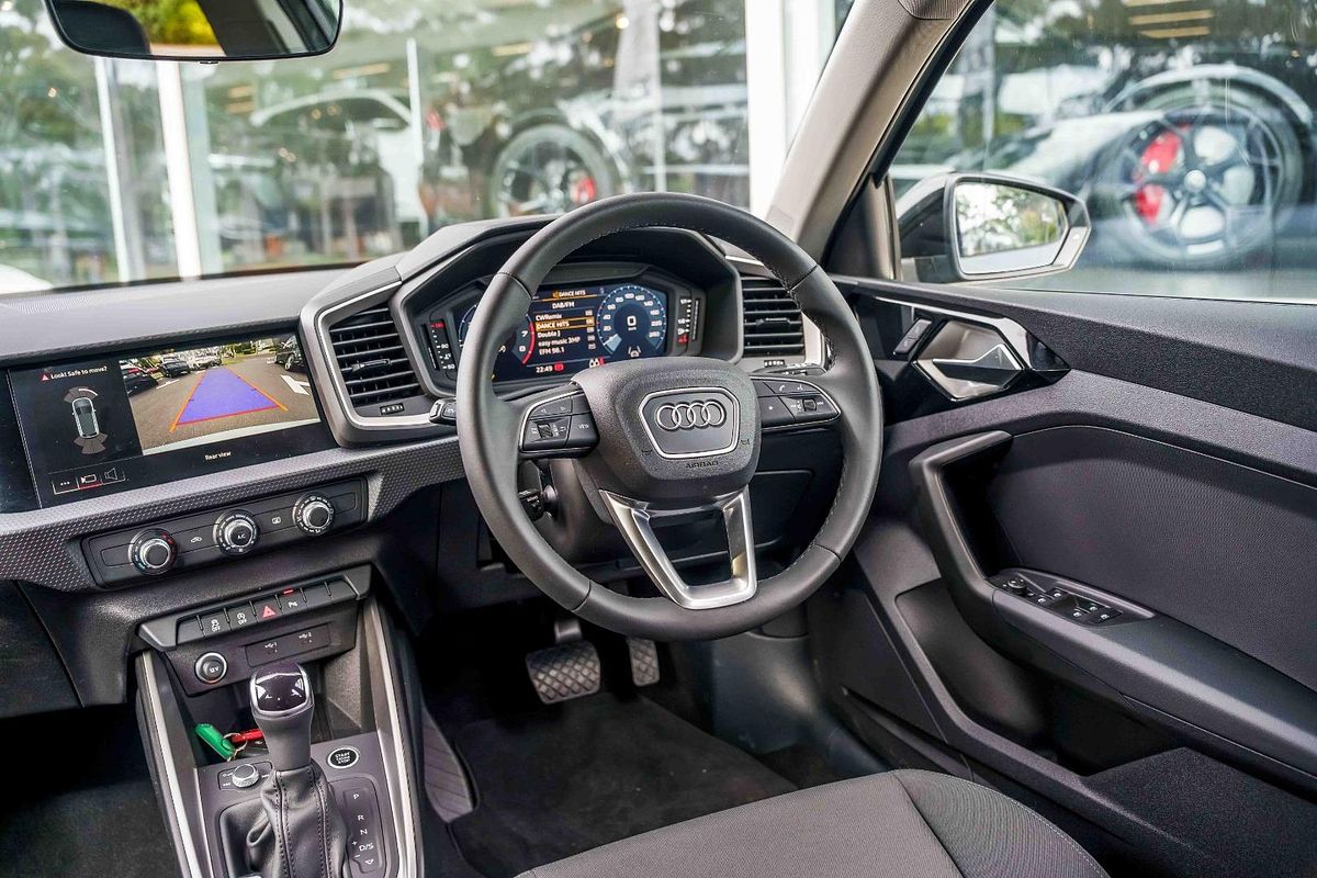 2025 Audi A1 35 TFSI S line edition GB