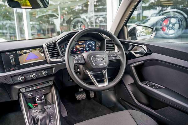 2025 Audi A1 35 TFSI S line edition GB