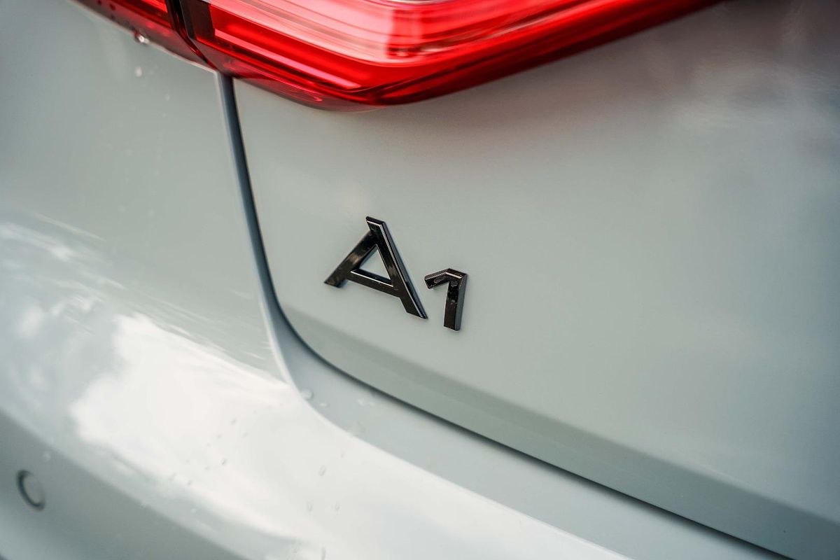 2025 Audi A1 35 TFSI S line edition GB