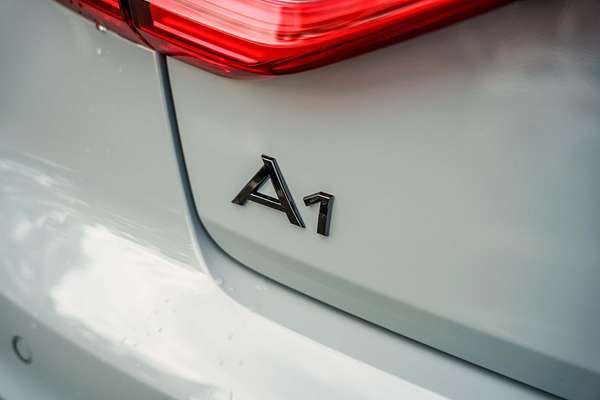 2025 Audi A1 35 TFSI S line edition GB