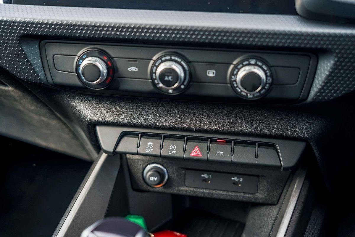 2025 Audi A1 35 TFSI S line edition GB