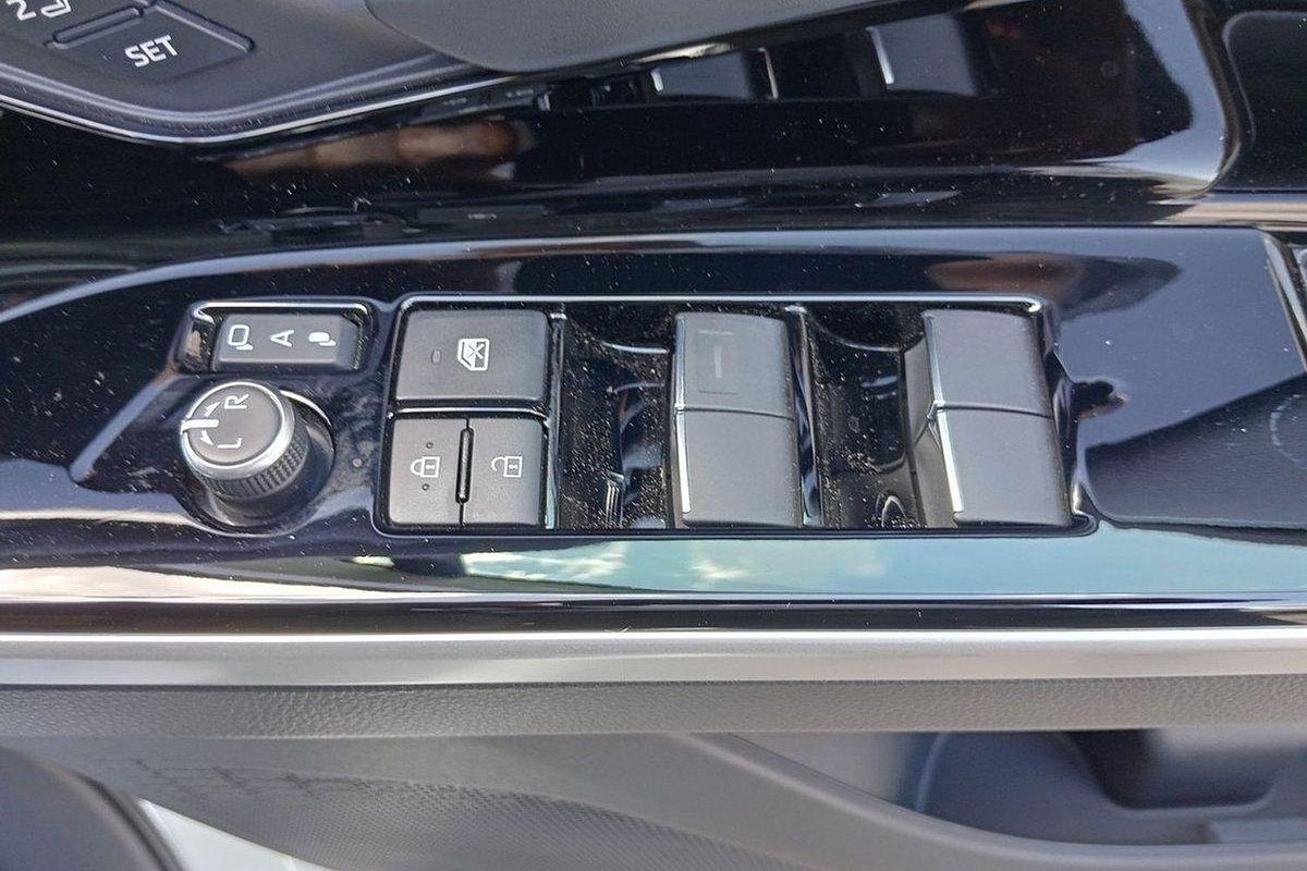 2023 Toyota bZ4X YEAM15R