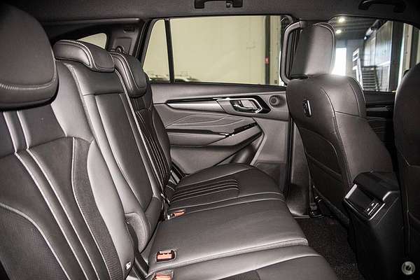 2025 Isuzu MU-X LS-T