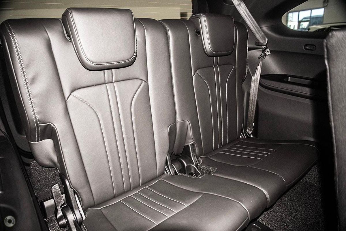 2025 Isuzu MU-X LS-T