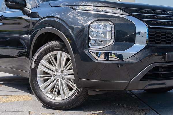 2022 Mitsubishi Outlander ES ZM