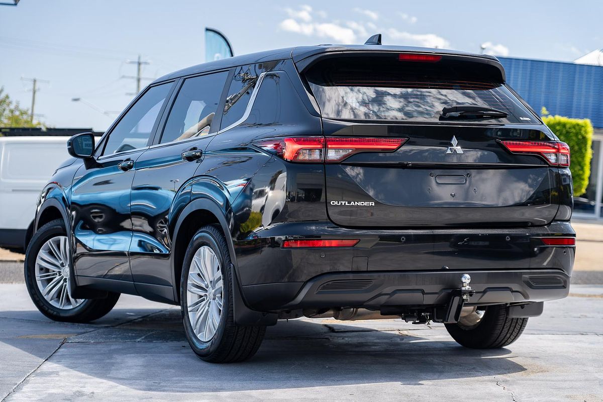 2022 Mitsubishi Outlander ES ZM