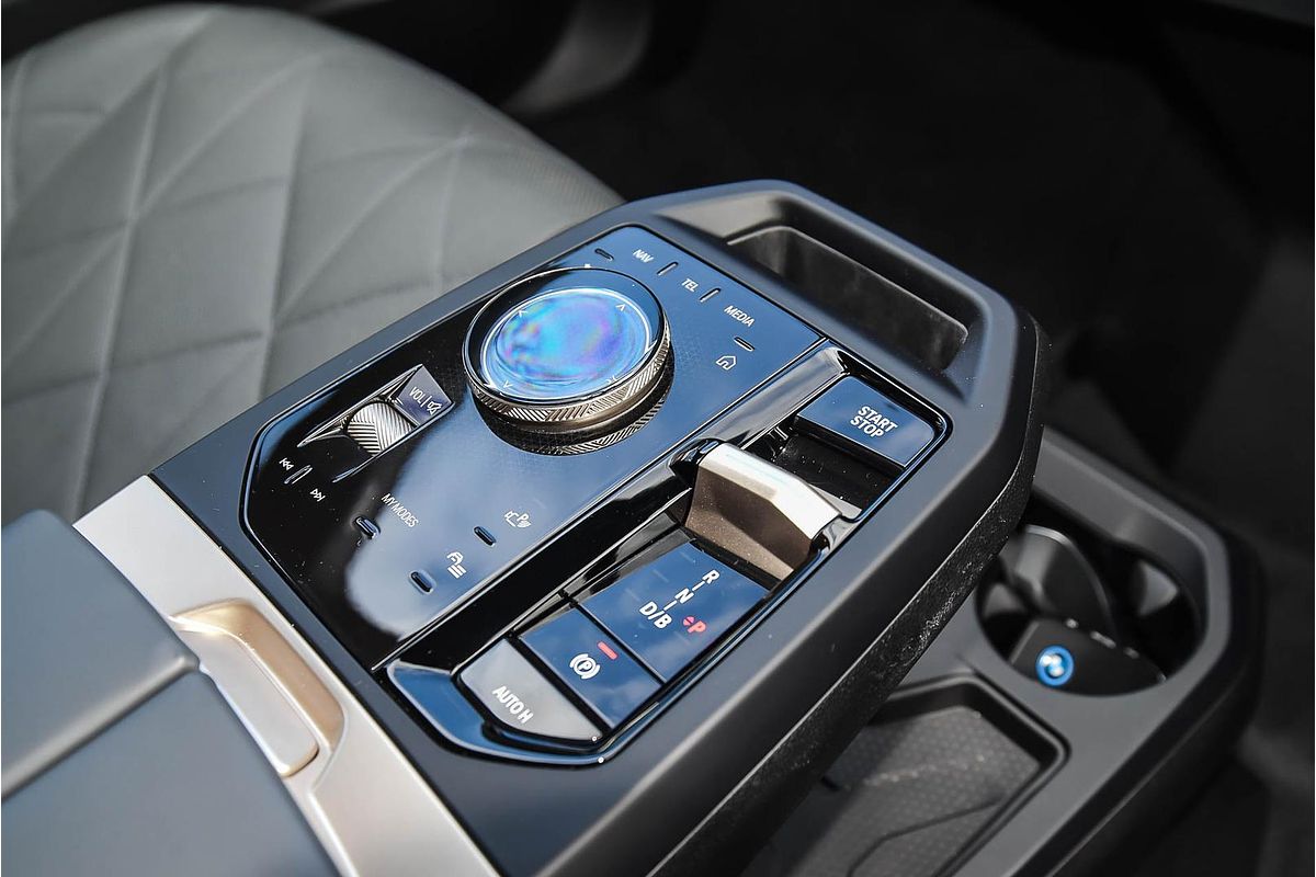 2023 BMW iX xDrive40 I20