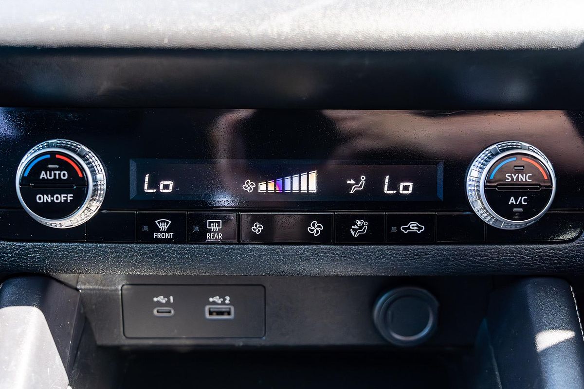 2022 Mitsubishi Outlander ES ZM