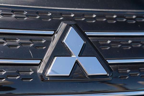 2022 Mitsubishi Outlander ES ZM