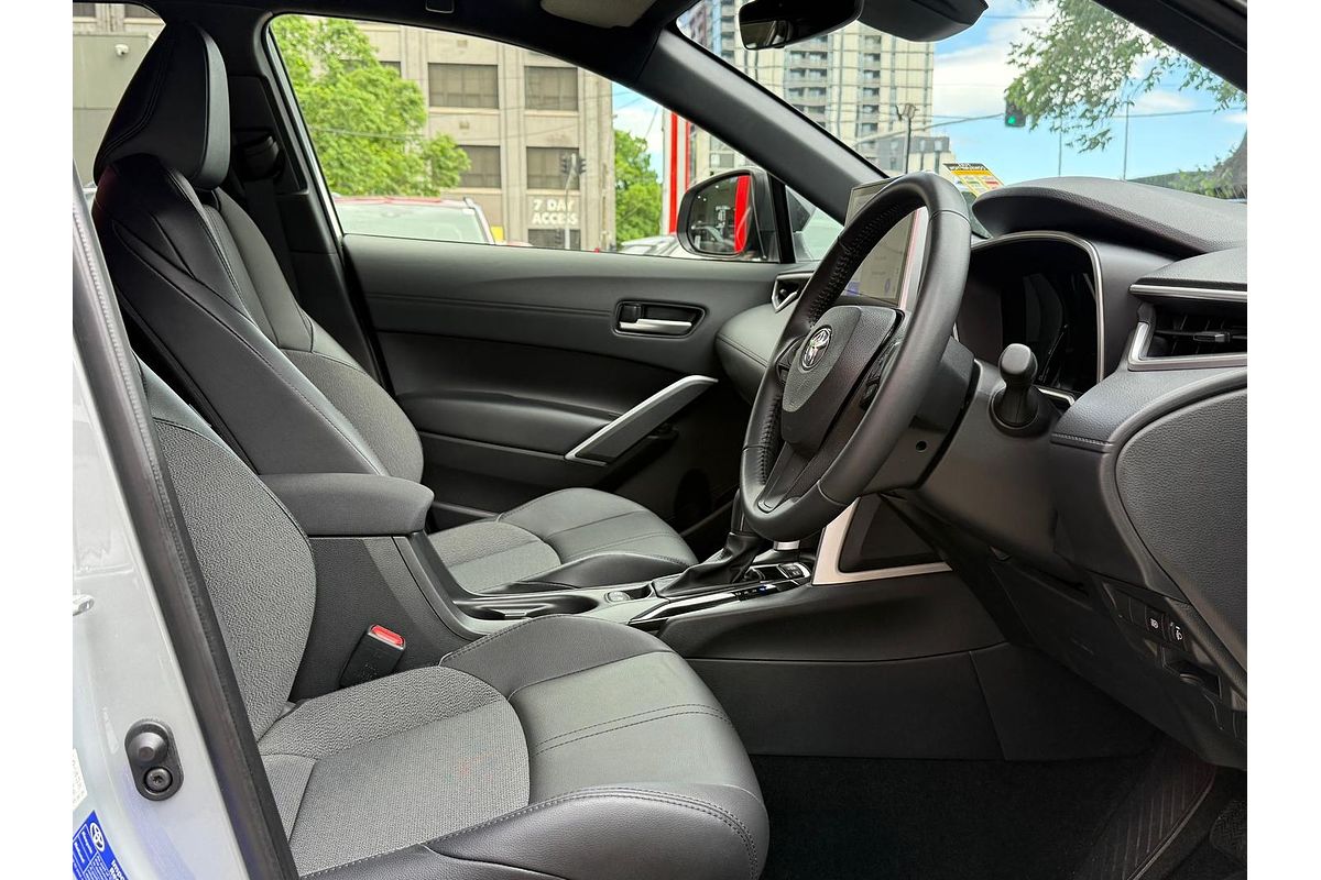 2024 Toyota Corolla Cross GXL MXGH15R