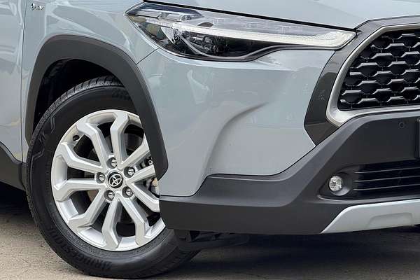 2024 Toyota Corolla Cross GXL MXGH15R