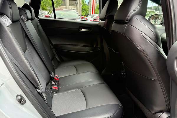 2024 Toyota Corolla Cross GXL MXGH15R