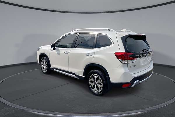 2022 Subaru Forester Hybrid L S5