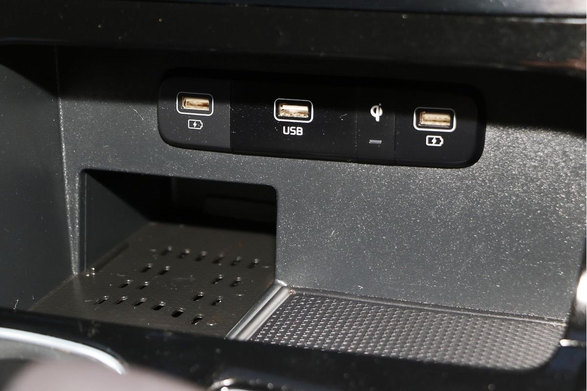 2023 Kia Carnival Special Edition KA4