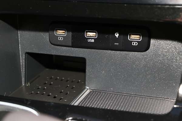 2023 Kia Carnival Special Edition KA4