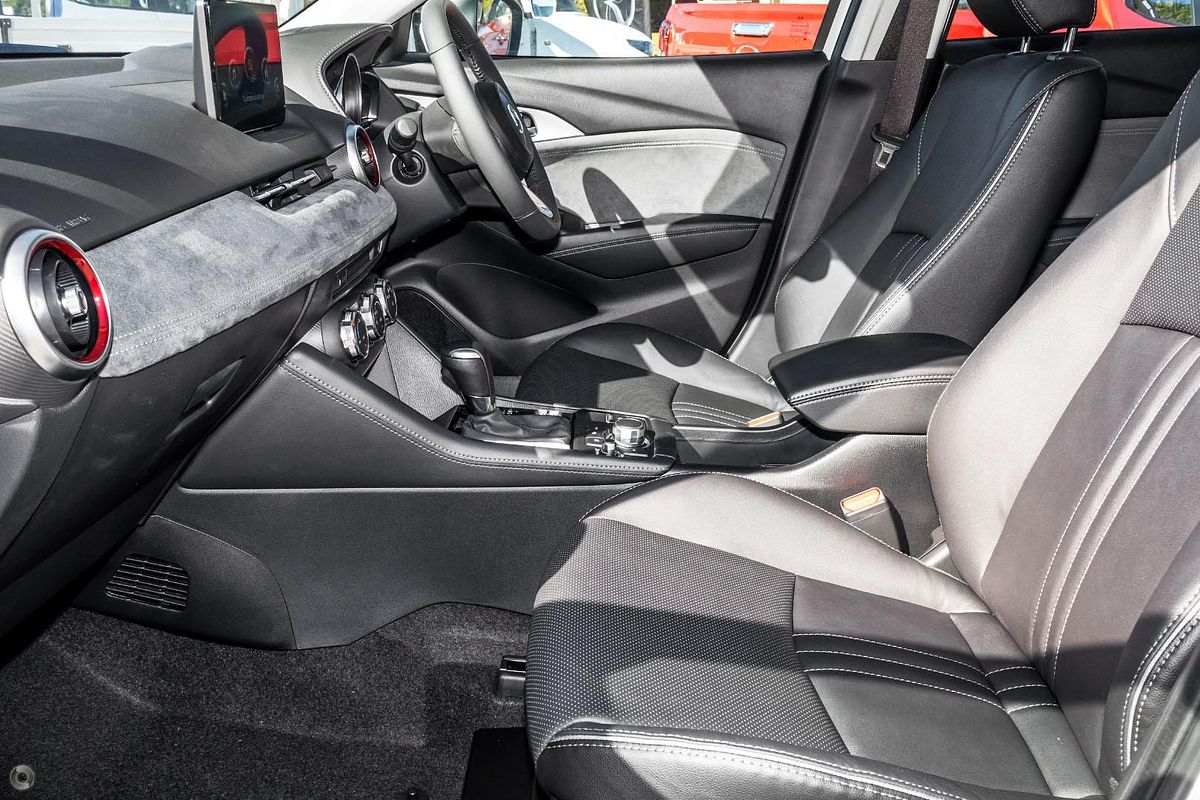 2025 Mazda CX-3 G20 Akari DK