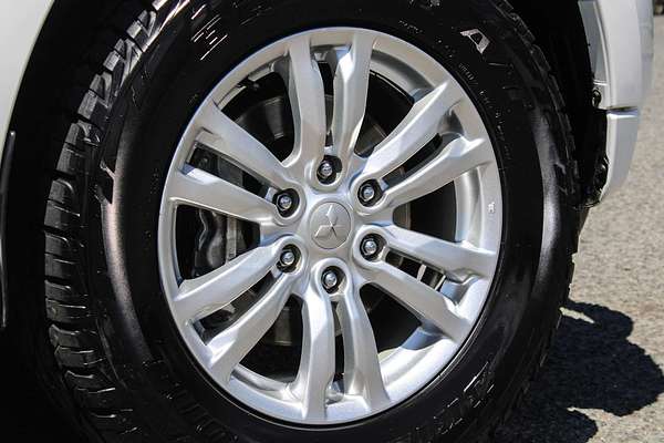 2019 Mitsubishi Pajero GLS NX