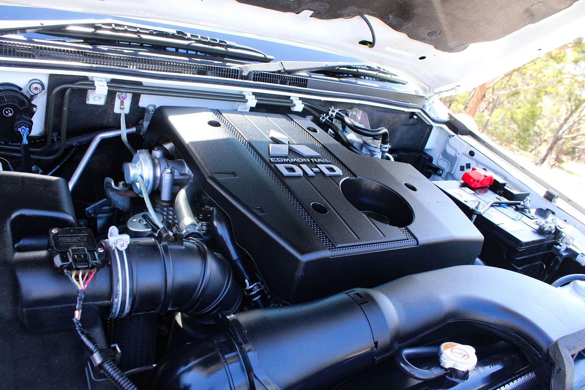 2019 Mitsubishi Pajero GLS NX