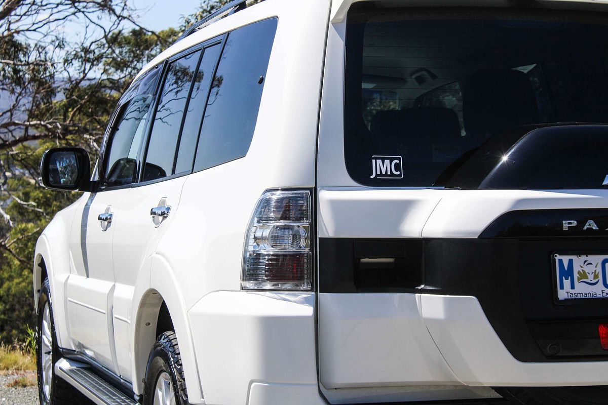 2019 Mitsubishi Pajero GLS NX