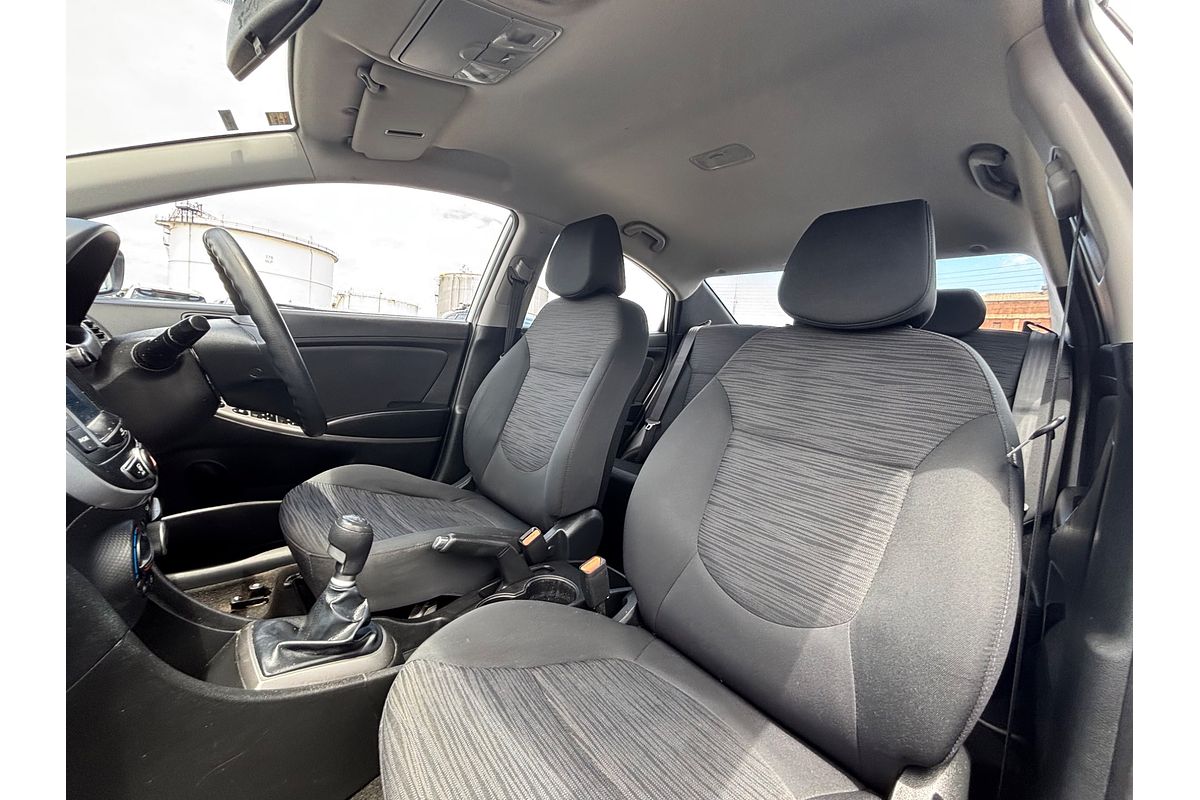 2016 Hyundai Accent Active RB3