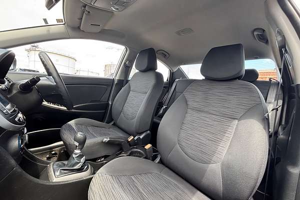 2016 Hyundai Accent Active RB3